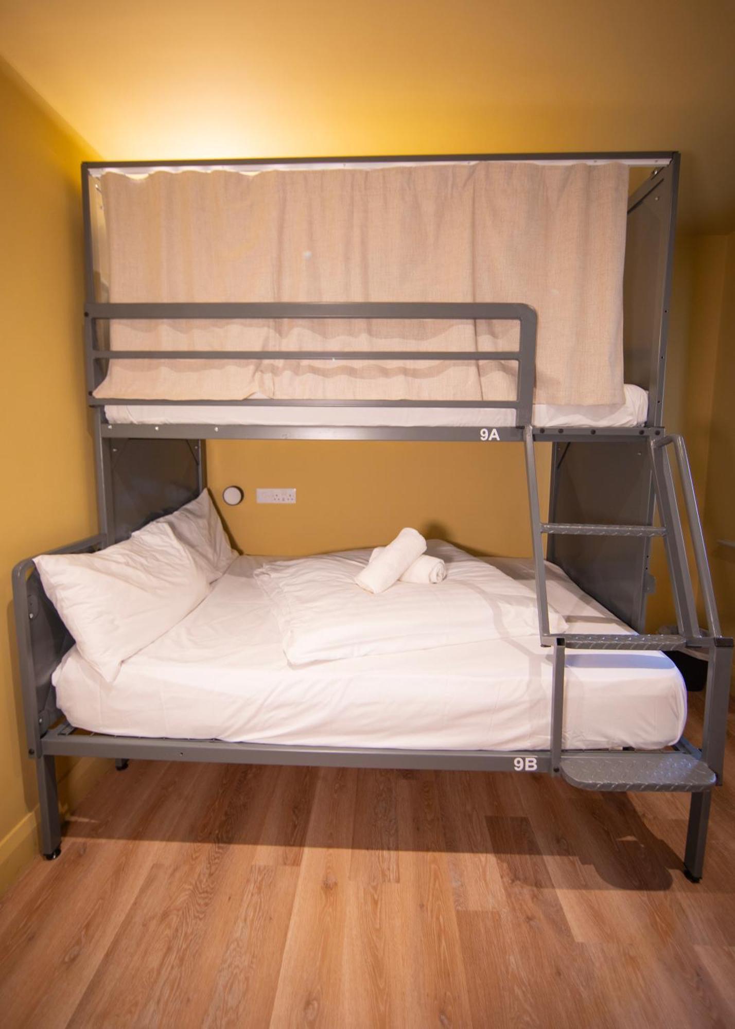 Heyday Hostel Ballina バリナ エクステリア 写真
